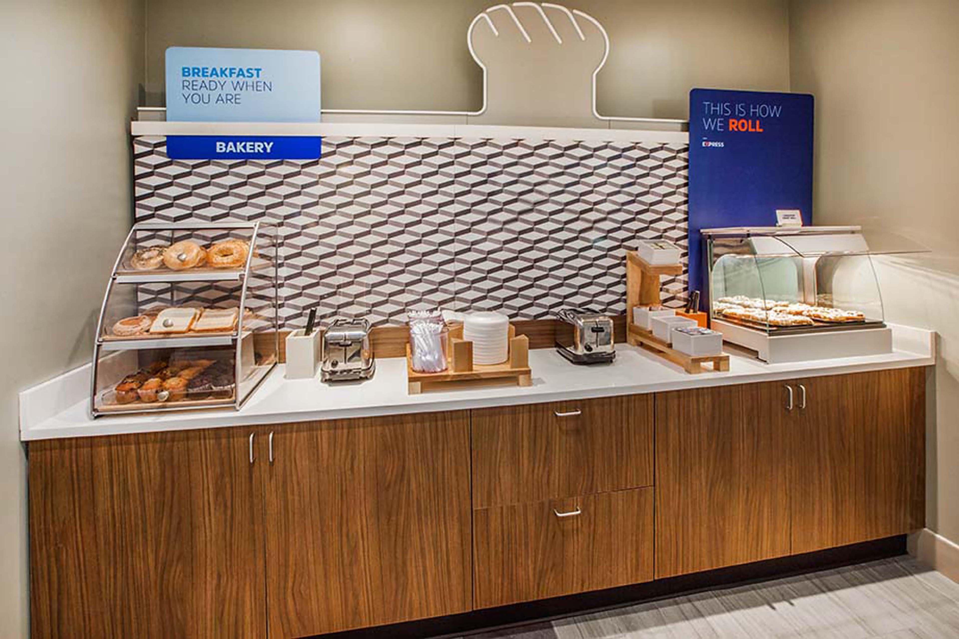 Holiday Inn Express Florence Northeast By Ihg Exterior foto