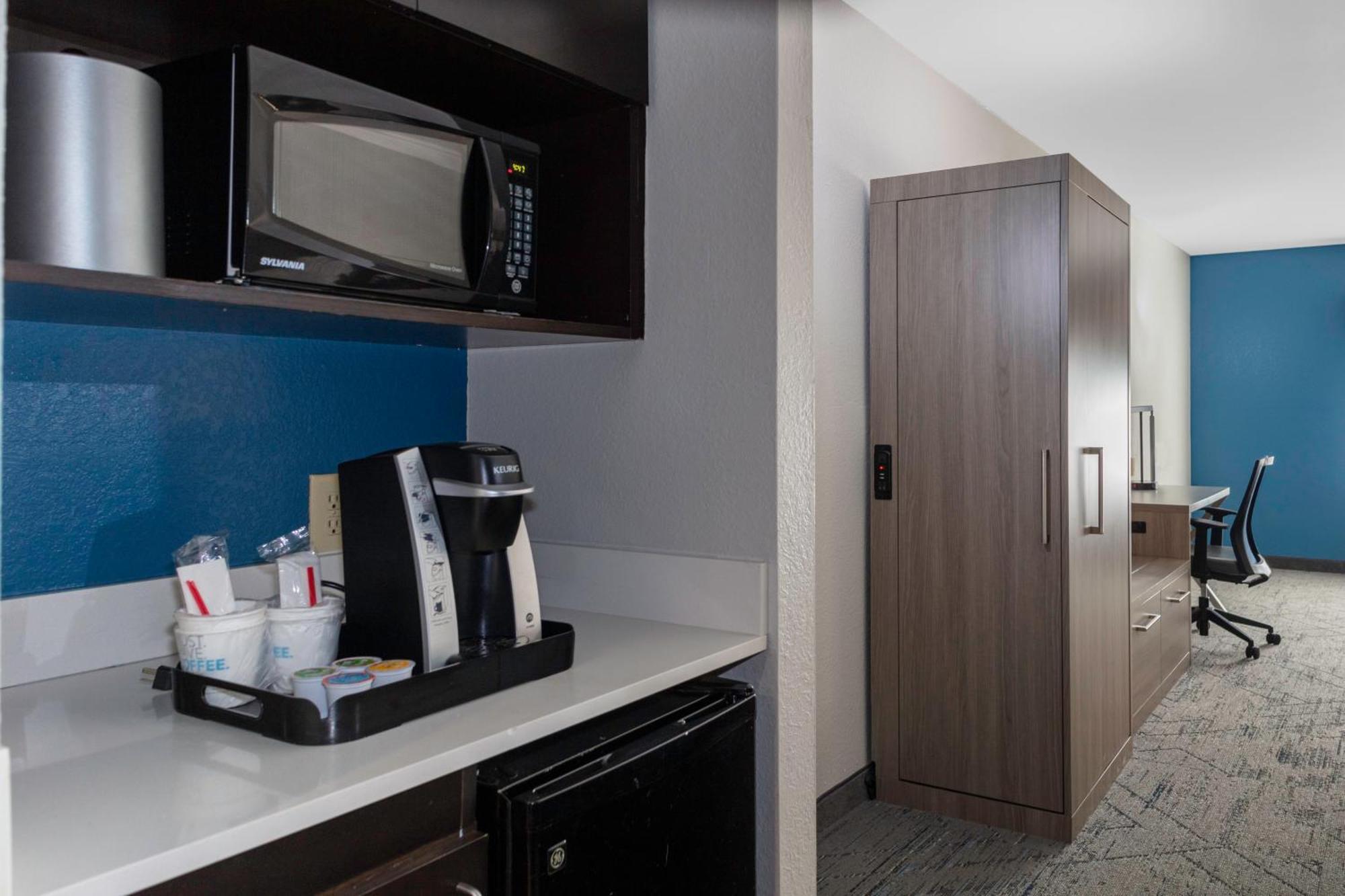 Holiday Inn Express Florence Northeast By Ihg Exterior foto